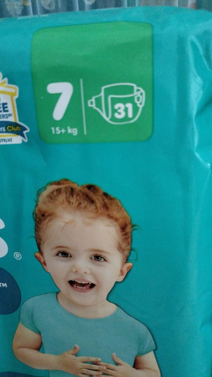 Lot de deux paquets de couches Pampers Taille 7 - photo numéro 2