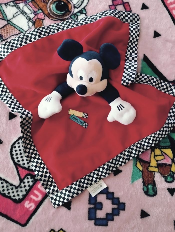 Doudou carré Mickey mousse