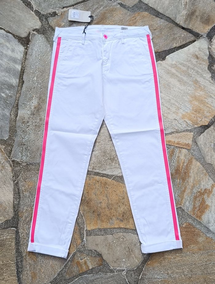 Pantalon Chino Teddy Smith Neuf taille 38 FR blanc et fushia Elasthane