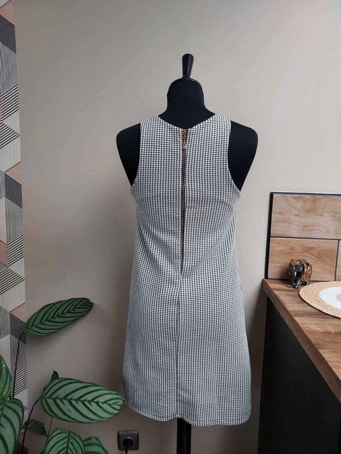Jolie robe sans manches motif pied de poule - photo numéro 4