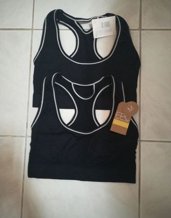 Lot 2 brassières de sport noires, taille M, neuves avec étiquette
