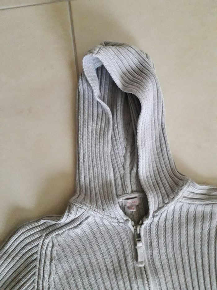 Gilet avec capuche - 9/10 ans - photo numéro 3