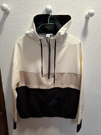 Magnifique sweat femme Amisu S à capuche poche ventrale neuf