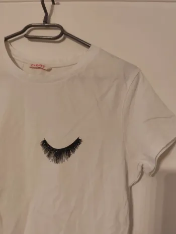 Tee shirt cils