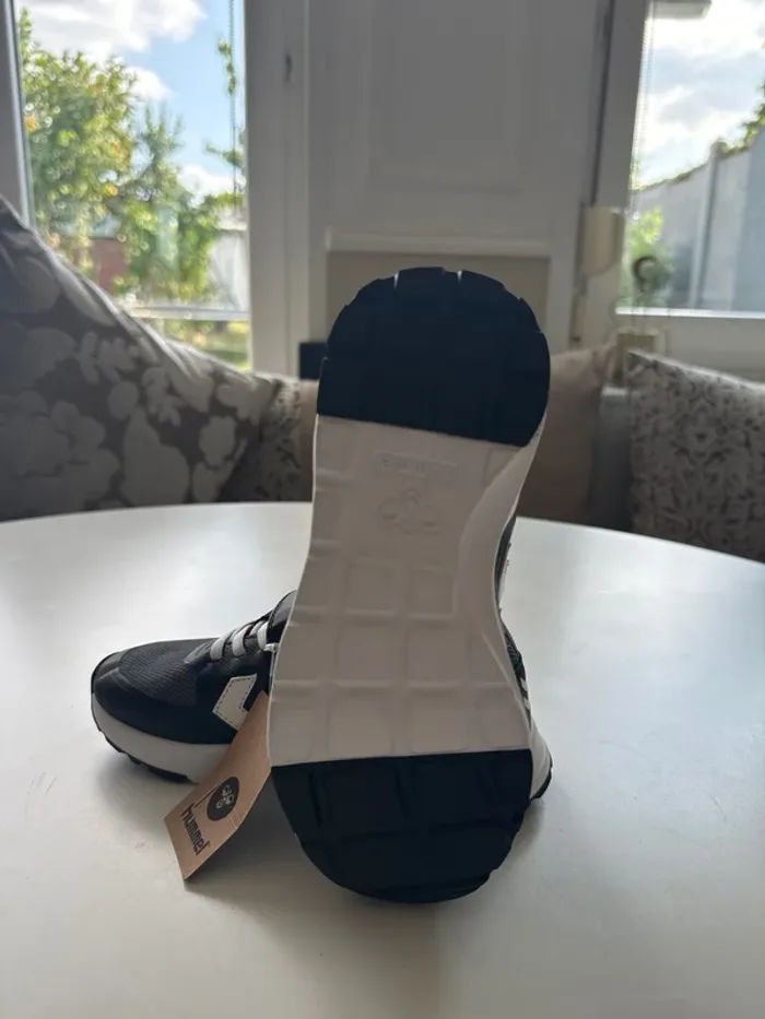 Baskets Hummel Enfant – Taille 33 – Noir & Blanc - photo numéro 5