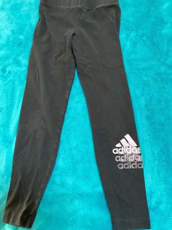 legging adidas enfant taille S  (10 ans ) tbe