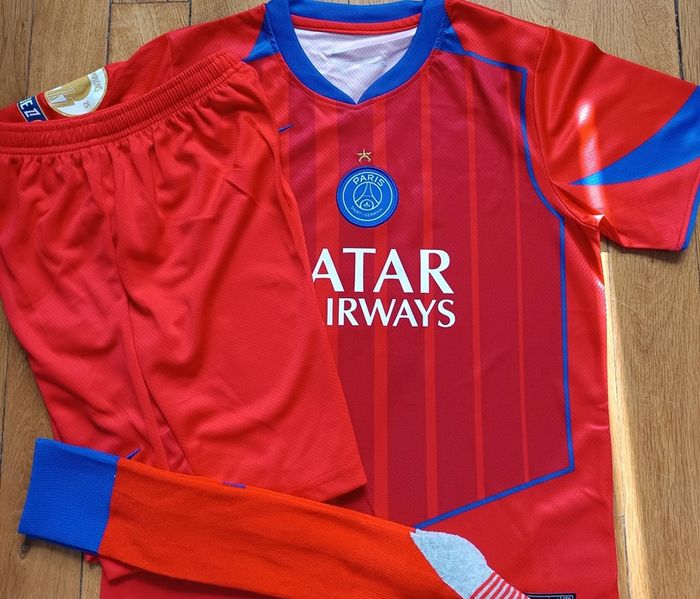 Kit football Dembélé sport taille 14 ans modèle rouge Etoiles - photo numéro 2