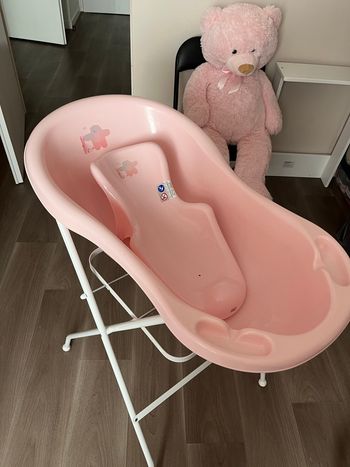 Baignoire bébé sur pied 