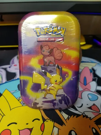 Mini tin pouvoir de Kanto Pikachu et Goupix