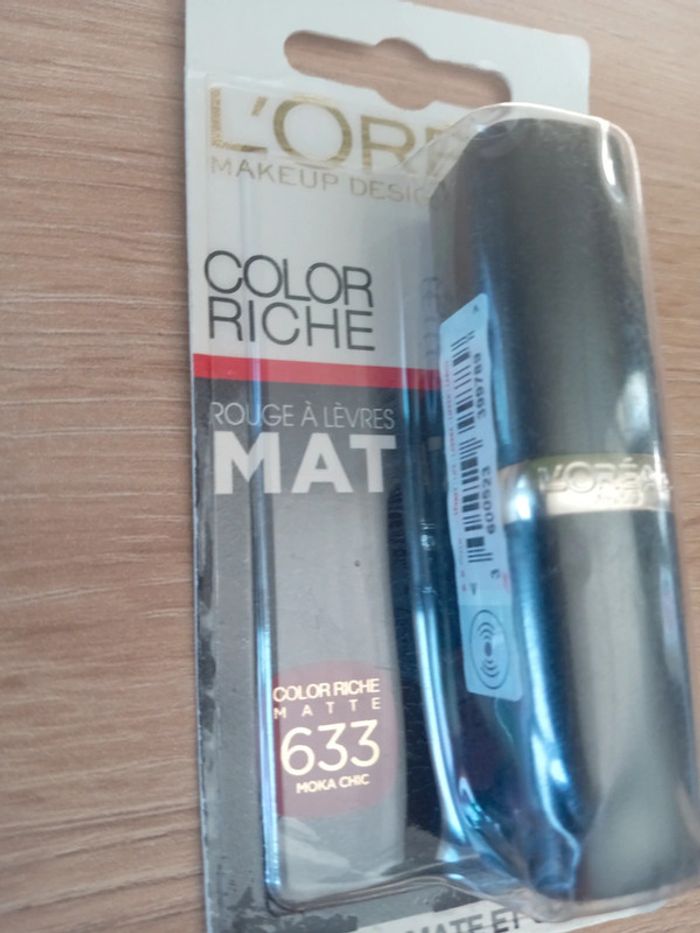 Rouge a lèvres coloris 633 moka chic - photo numéro 3