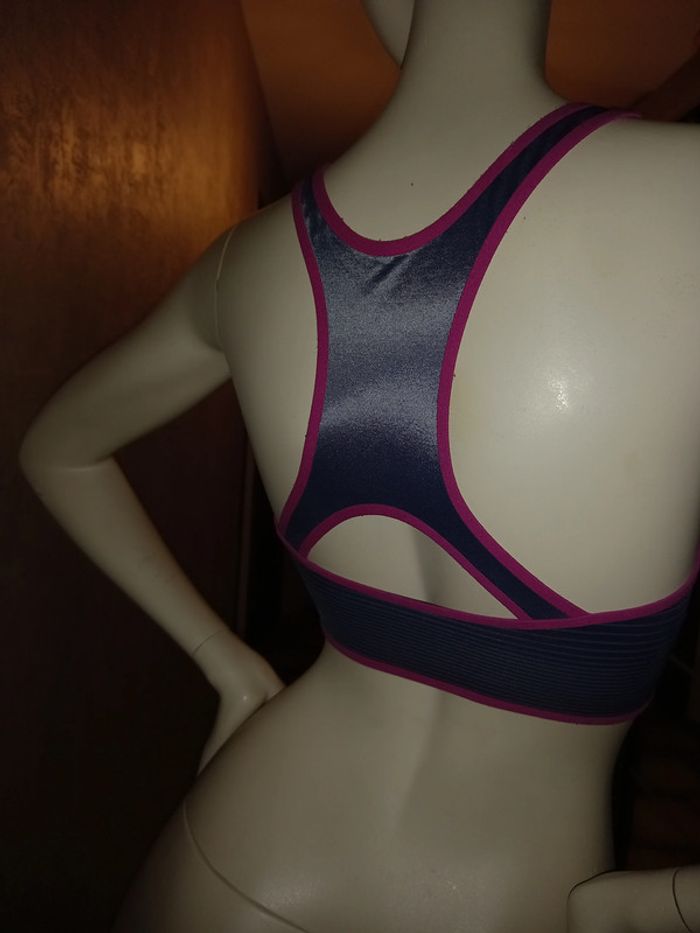 brassière de sport triaction by triumph taille 85C - photo numéro 2