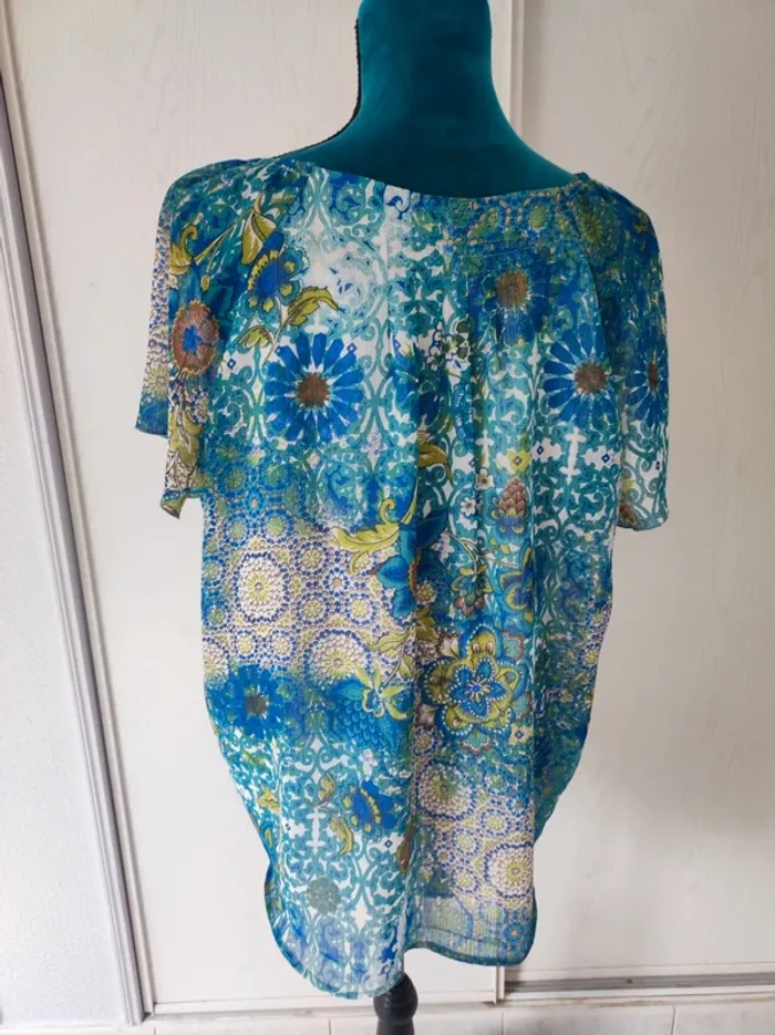 Blouse taille 4 - photo numéro 2