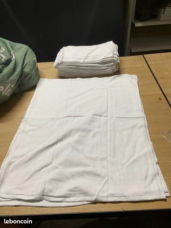 Lot de 12 serviettes / torchons en coton blanc 60x70 cm