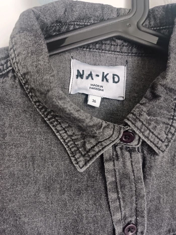 Chemise en noir denim 100% coton Na-Kd Taille 36 En très bon etat - photo numéro 4