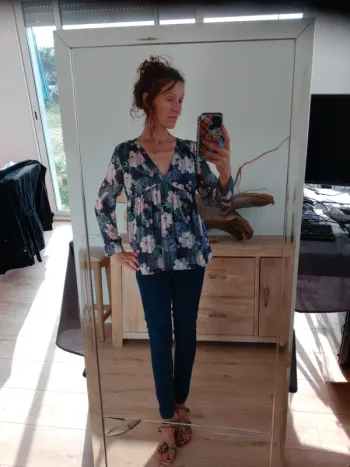 Blouse femme 40 fleurie pastel bleu marine c26