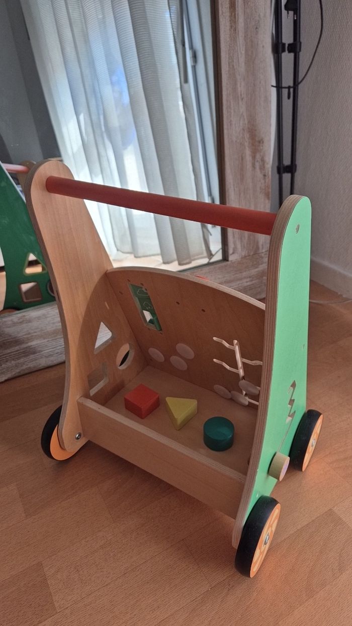 Chariot de marche en bois - photo numéro 2