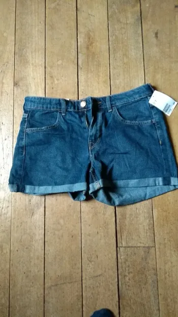 Short denim jean H&M neuf avec étiquette taille S
