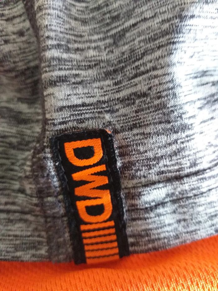 Tee-shirt orange et gris - photo numéro 5