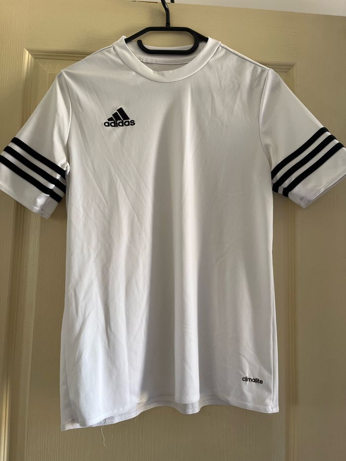 Tee shirt adidas noir et blanc