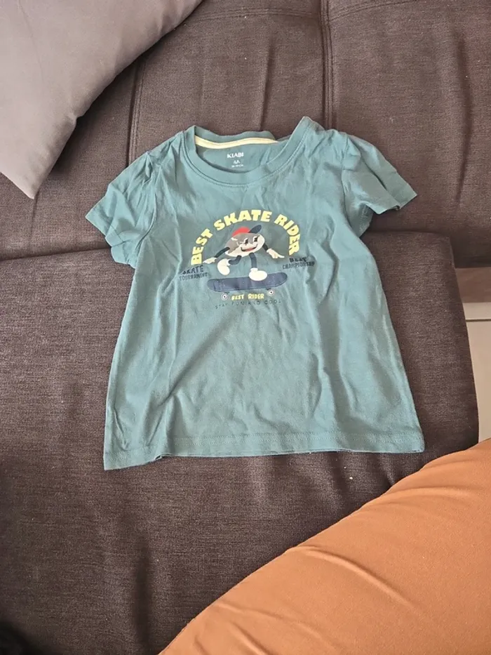 T-shirt vert kiabi taille 4 ans