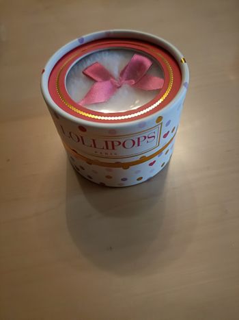 Lot de 4 palettes Lollipops + un blush + une houpette pailletée