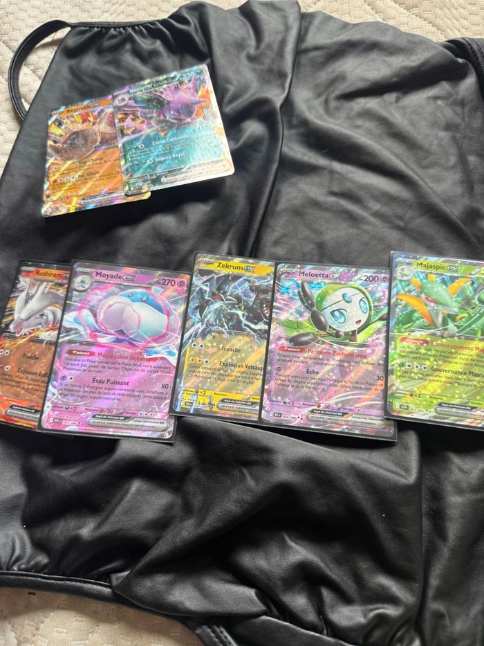 Boîte en métal avec carte brillante rare et carte brillante plastifié - photo numéro 2