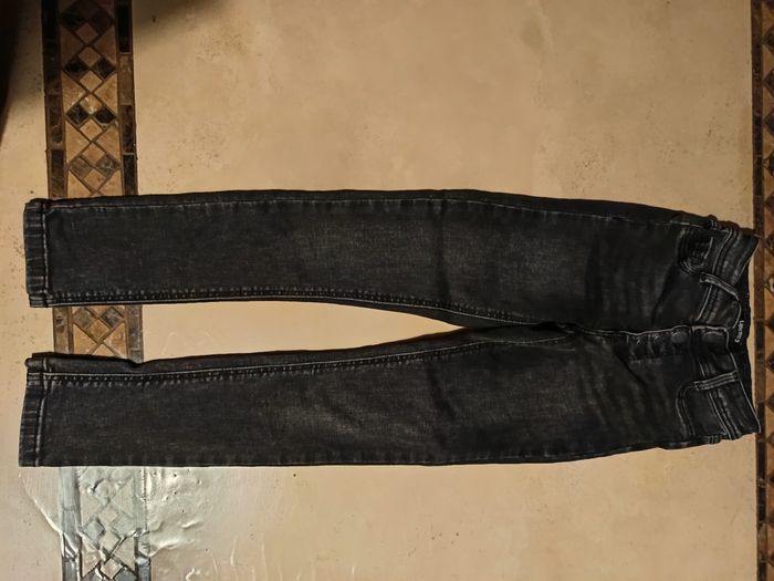 Jeans enfant très bon état - photo numéro 2