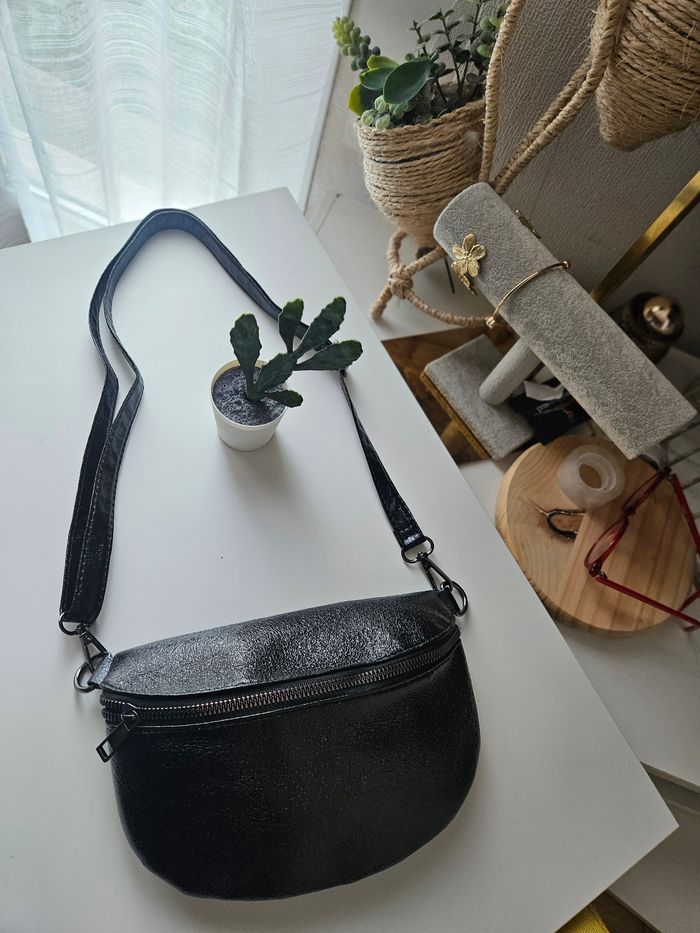 Sac banane noir irisé brillant neuf - photo numéro 4