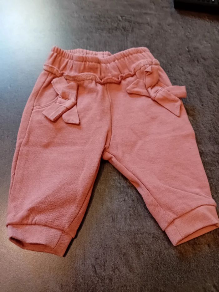 Lot 1 pantalon + 1 leggings 1 mois - photo numéro 2