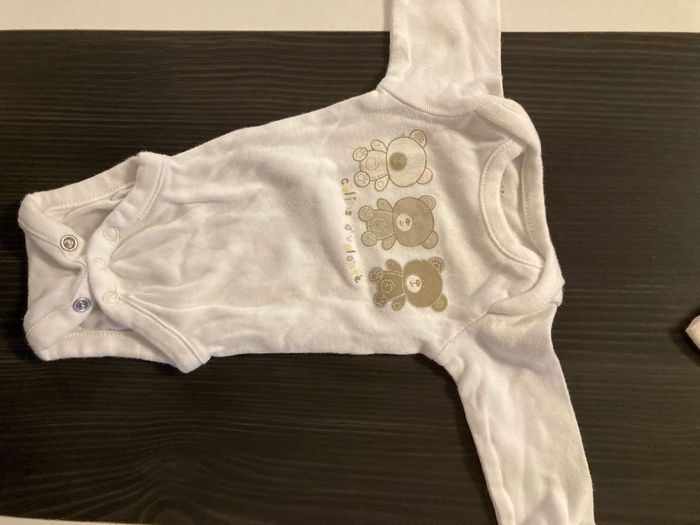 Bodies 1 mois - photo numéro 2