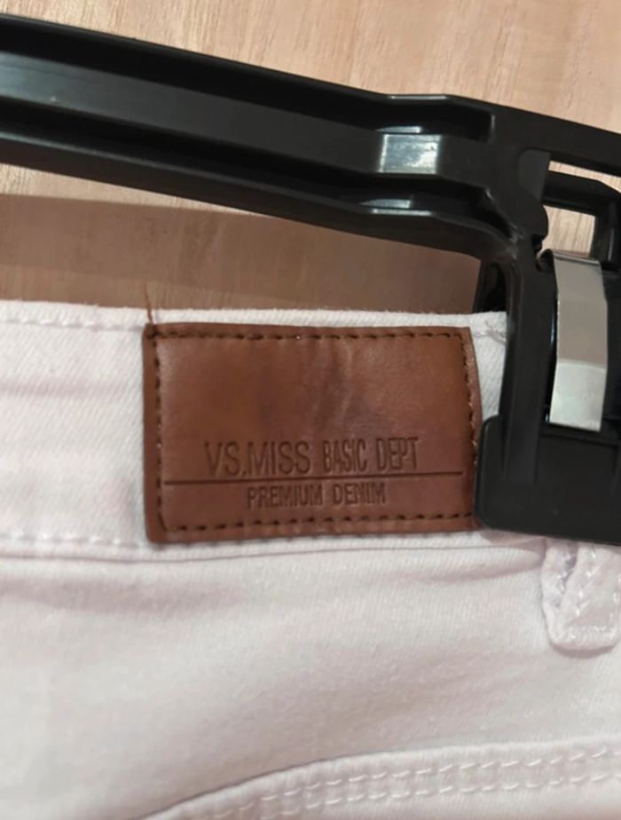 Short en jean blanc - photo numéro 3