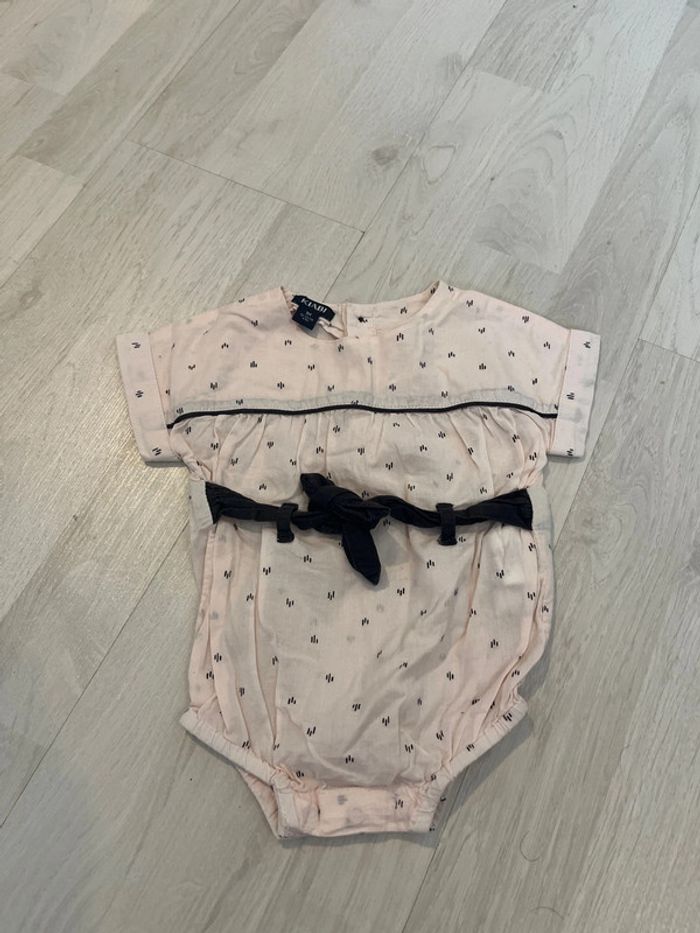 Jolie body 1 mois bébé fille