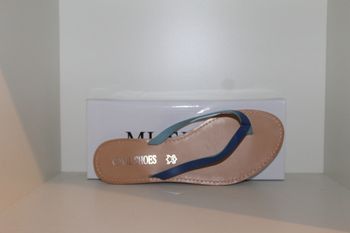 belle petites tongs lanières bleues foncé 38