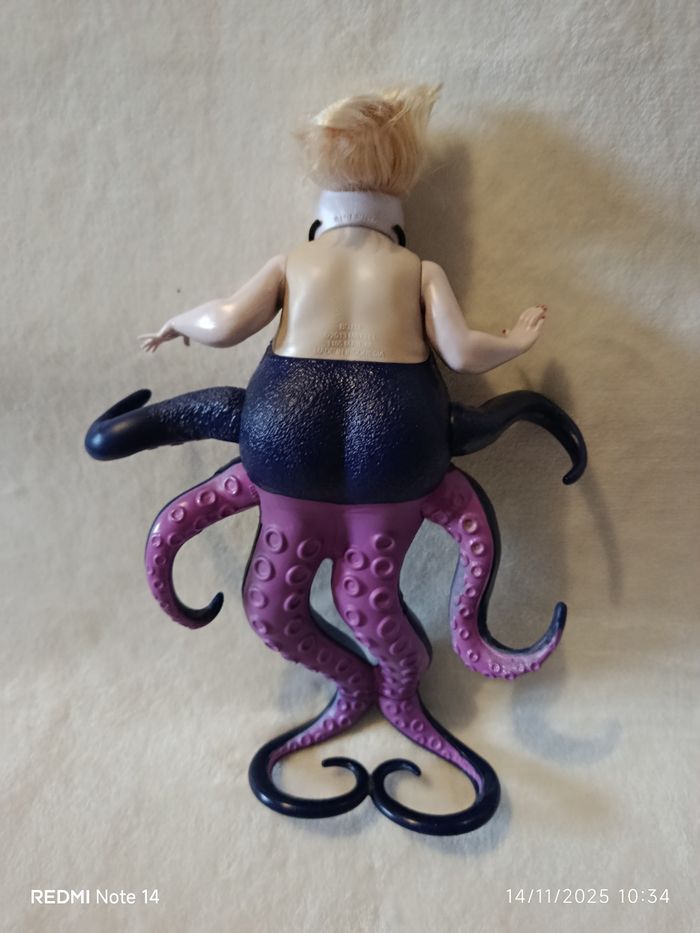 A saisir, poupée " Ursula" , de Disney " la petite sirène" ( bien tout lire svp) - photo numéro 6