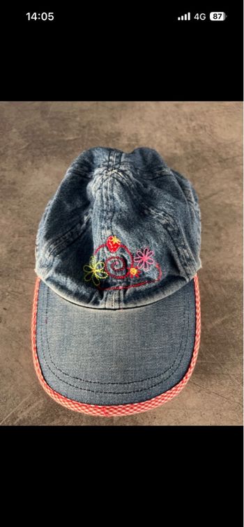 Casquette fille - 54 cm - bon état 