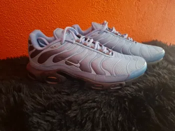 Belle tn bleu neuve