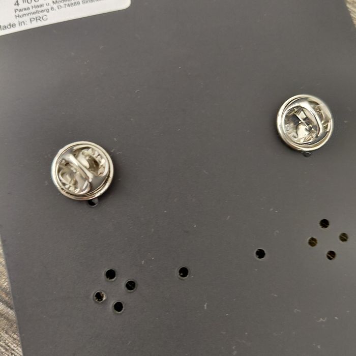 Broche étoiles strass et chaîne métal - photo numéro 4