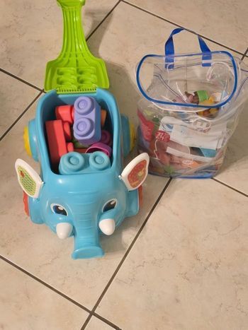 🤩😍👌👌 superbe jeu d eveil  éléphant a tirer avec cubes et animaux 😍🤩👌👌