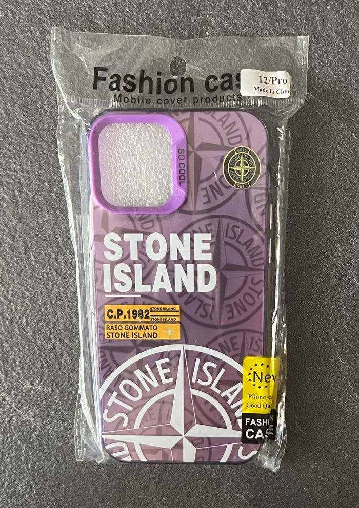 Coque iPhone 12 & 12 Pro Stone ISLAND