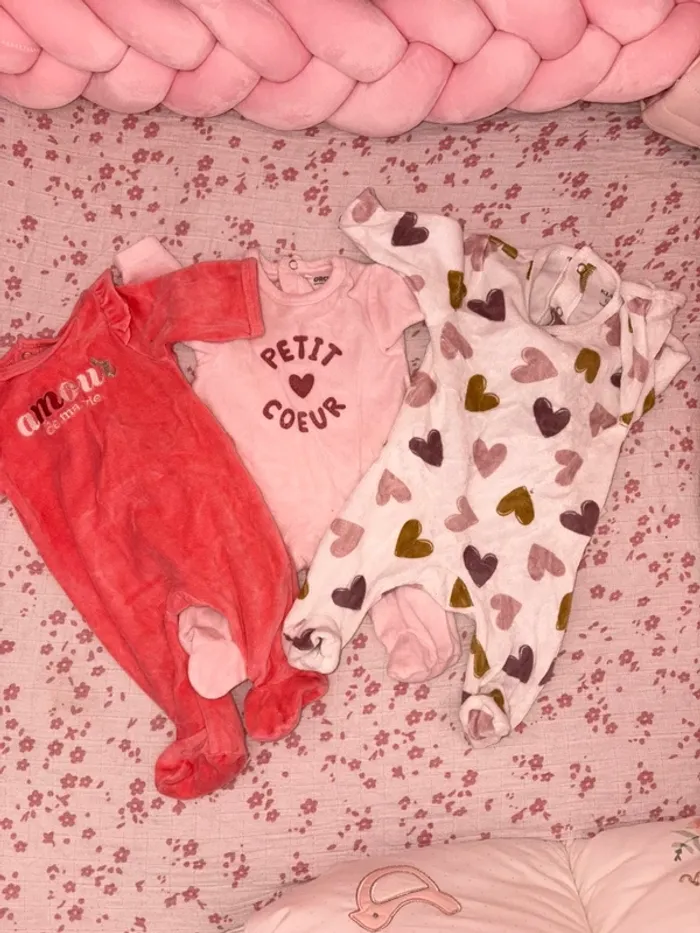 Lot vêtement bebe taille 1 mois - photo numéro 8