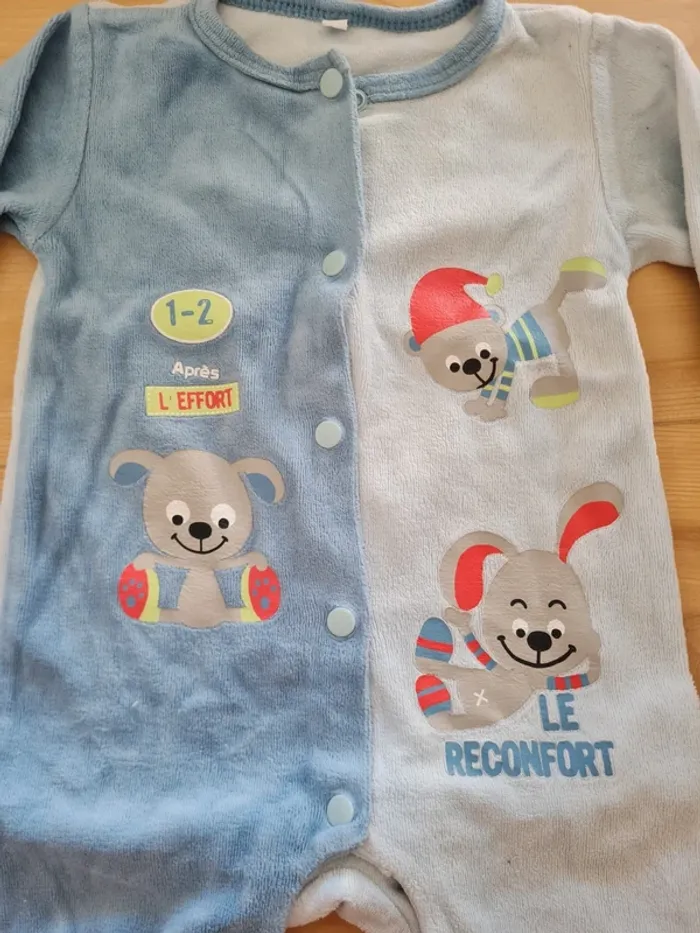 Lot de 2 même Pyjamas 3 mois - photo numéro 2