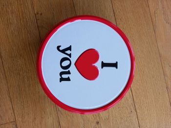 Boîte métallique I love you