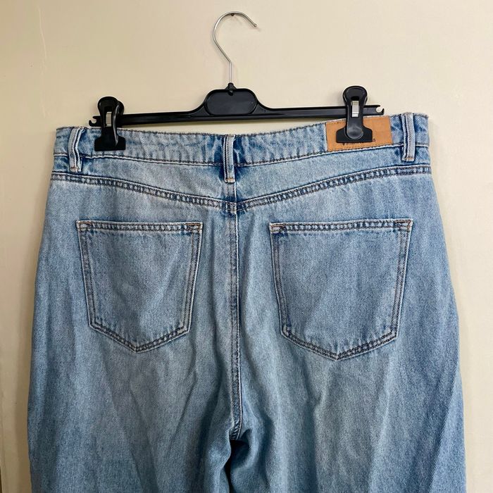 Jean droit bleu clair effet usé Stradivarius taille 42 (L), 100% coton, made in Cambodia V071 - photo numéro 5
