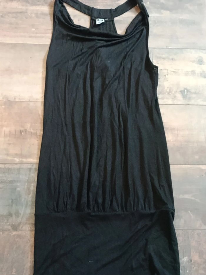 Robe noire avec paillettes