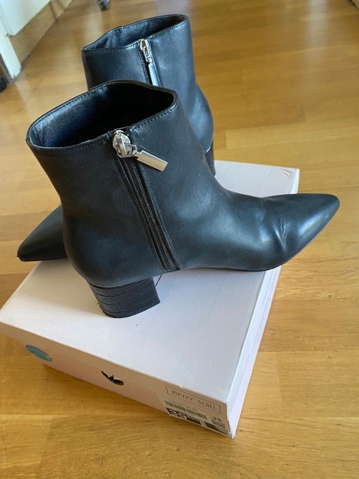 Bottines pour femme. Pointure 39