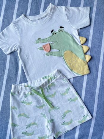 Ensemble t-shirt motif crocodile + short motif crocodile