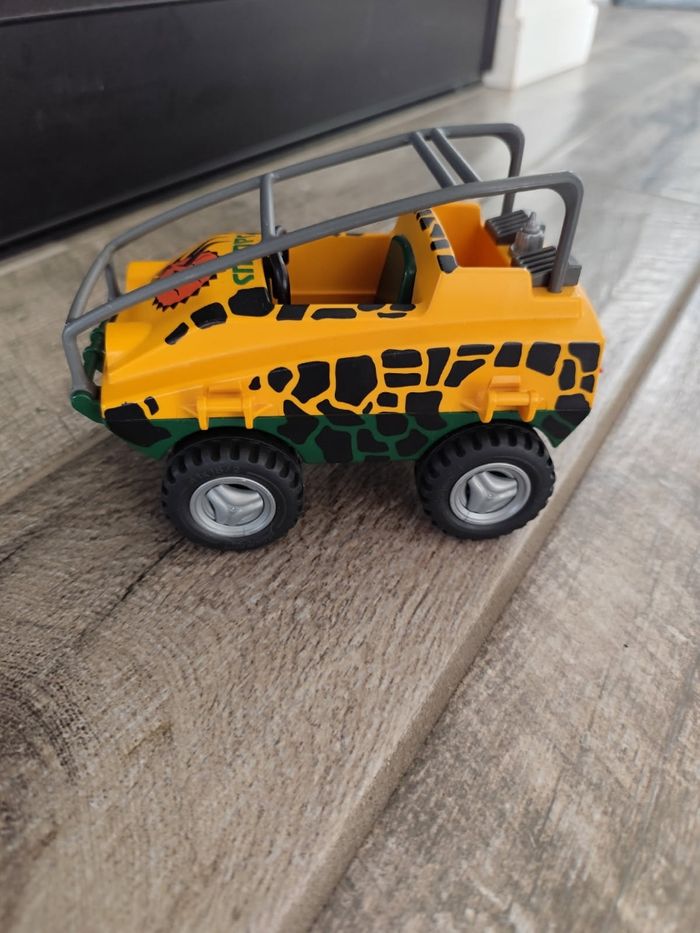Jeep safari et deux personnages playmobil - photo numéro 7