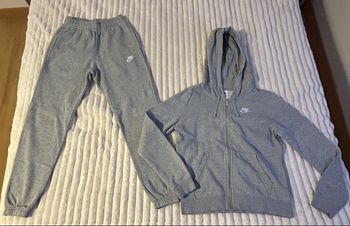 ensemble nike gris 