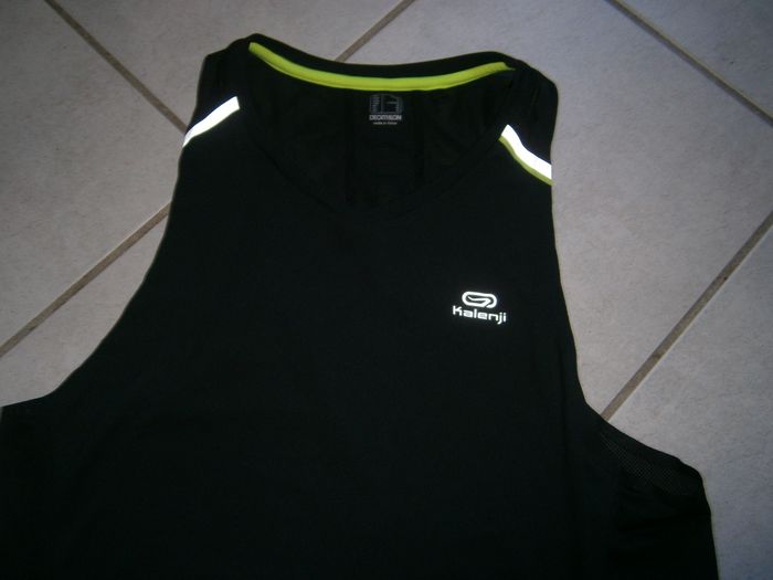 Débardeur noir DECATHLON Taille M NEUF - photo numéro 2