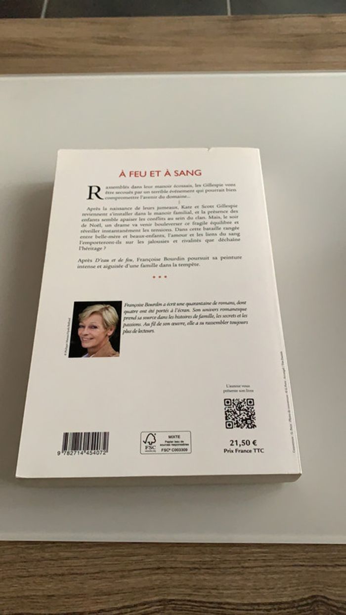 Livre A feu et à sang - photo numéro 2